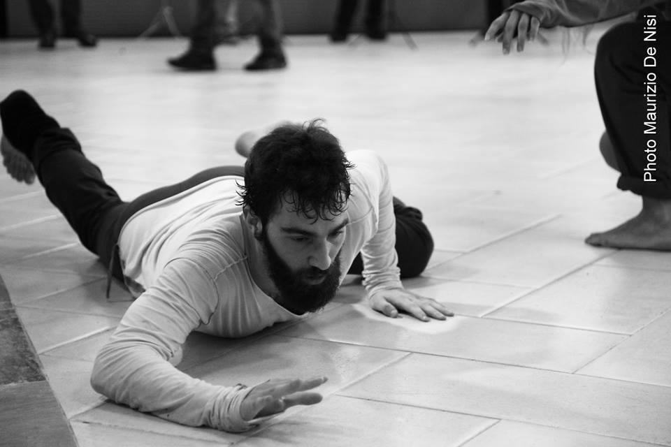 You are currently viewing Workshop di danza contemporanea con Nicolas Grimaldi Capitello